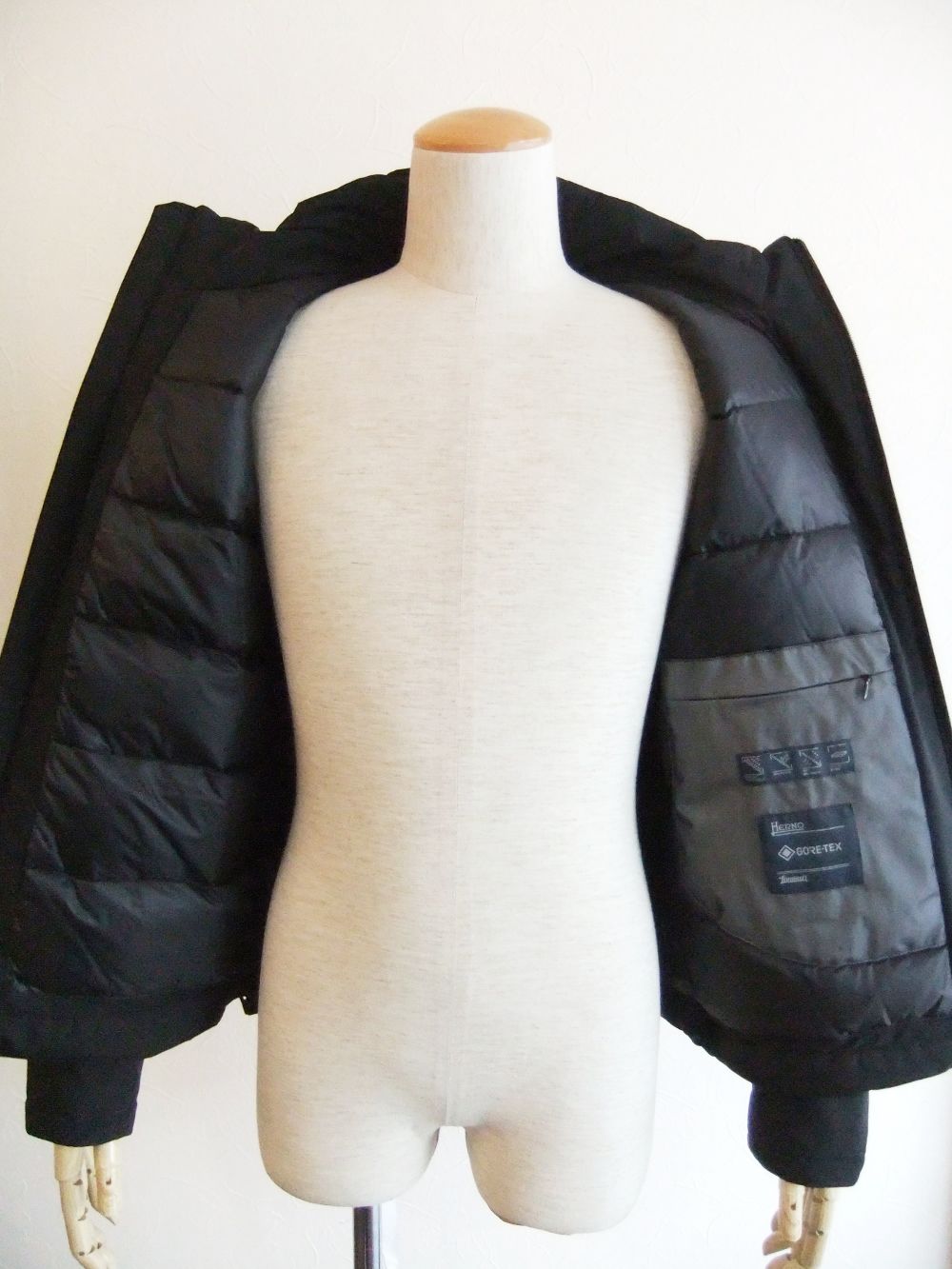GORE-TEX  フーデッドダウンブルゾン