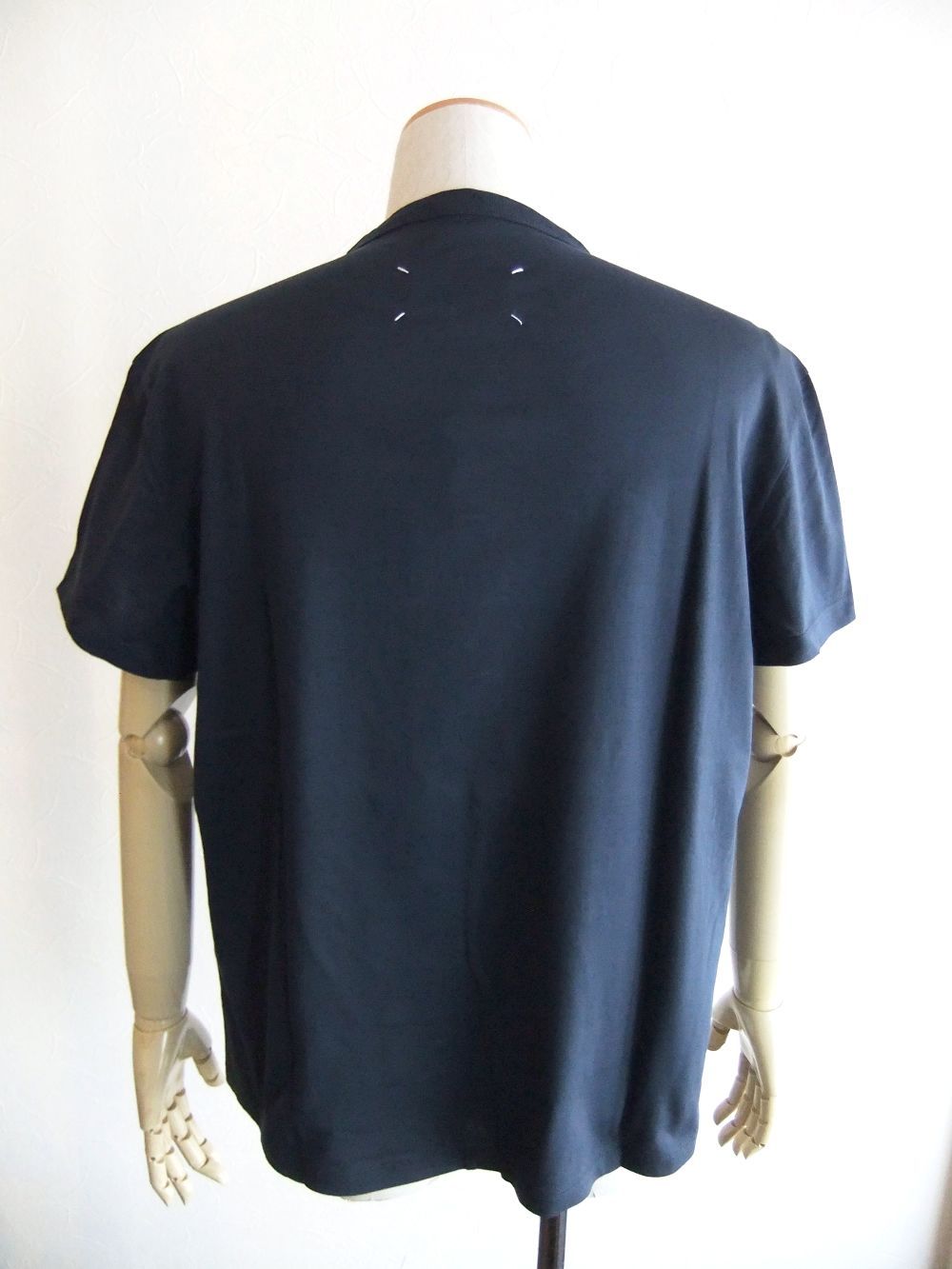 送料関税込■Maison Margiela ディストーテッド ロゴ Tシャツ■ メゾンマルジェラ】ディストーテッド ロゴ Tシャツ – GQ SHOP