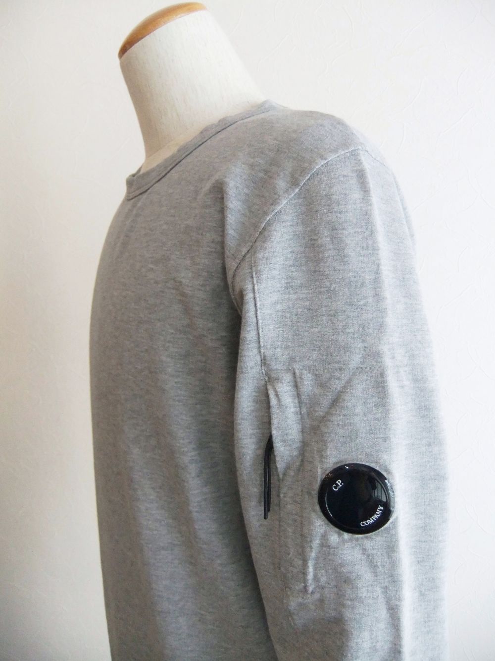 LIGHT FLEECE SWEATSHIRT  (グレー) クルーネック スウェットシャツ