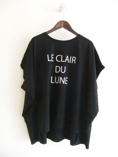ロゴプリント フロントスリット コクーン Tシャツ  (ブラック)  526976