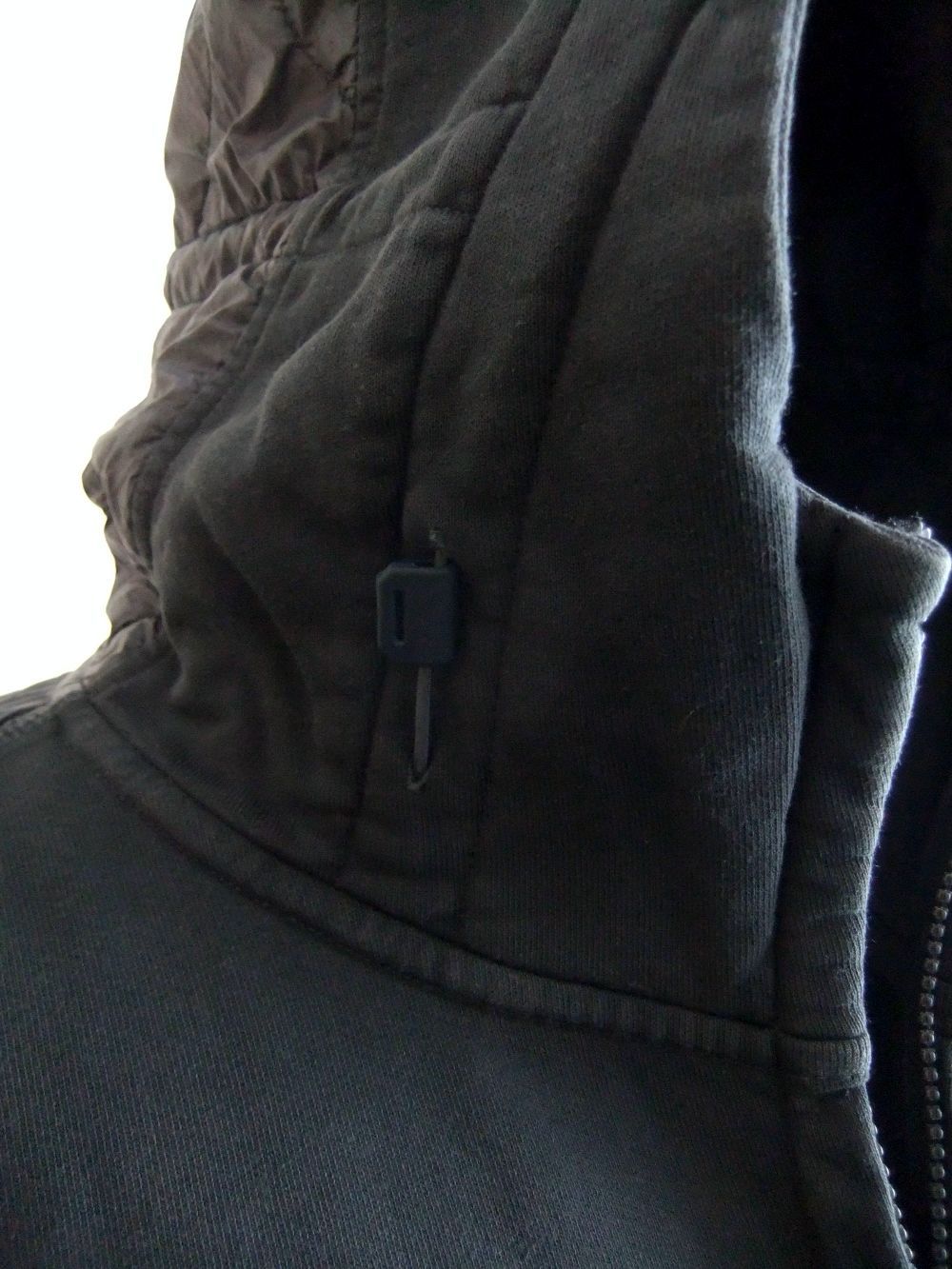 C.P. COMPANY - DIAGONAL RAISED FLEECE MIXED QUILTED HOODED