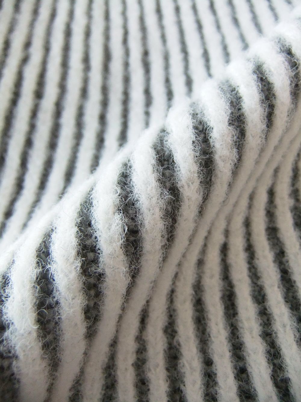 FLEECE KNIT ZIPPED CARDIGAN  フード付き ZIP セーター