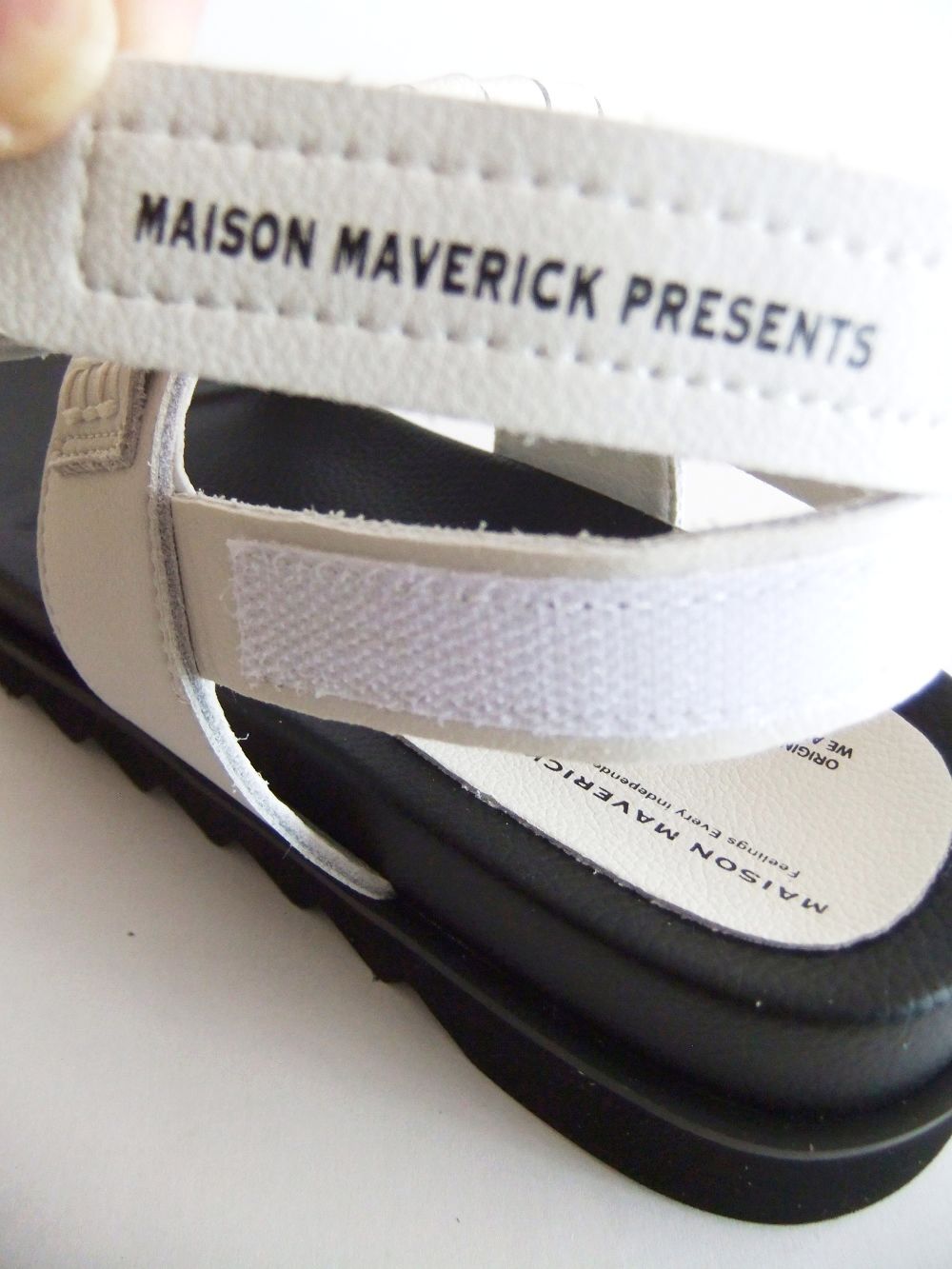 TASSEL & FRINGE SANDALS  コンフォートサンダル  (ホワイト) MS2001