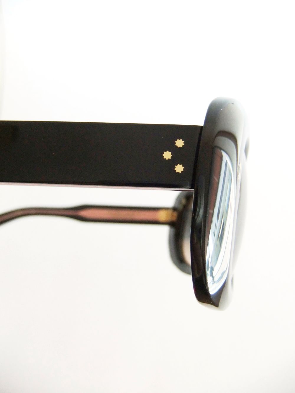 CUTLER AND GROSS    9383 ROUND SUNGLASSES-BLACK