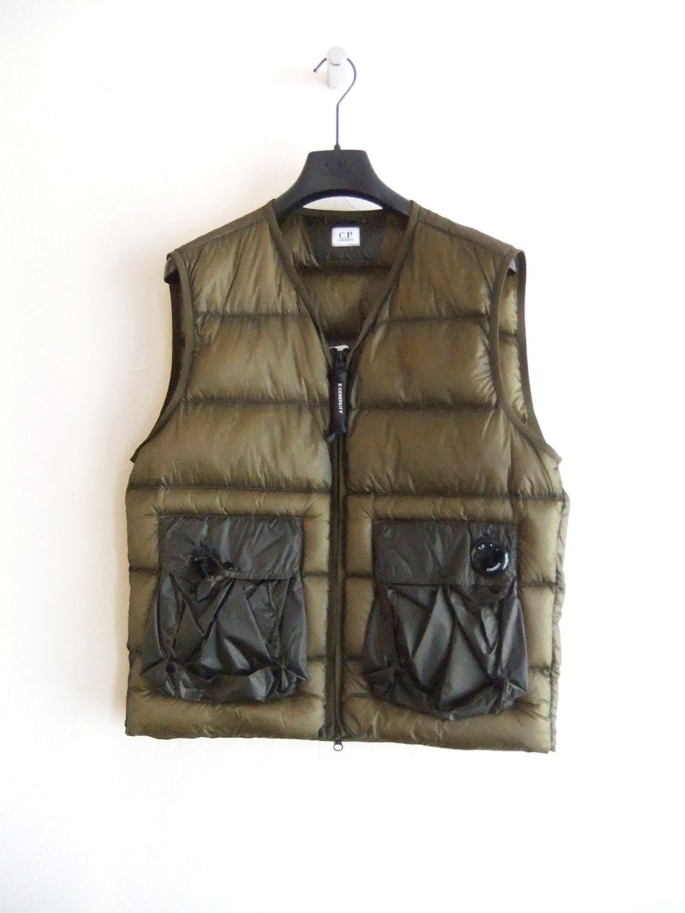 C.P. COMPANY - D.D. SHELL DOWN VEST (カーキブラウン) ナイロン ...