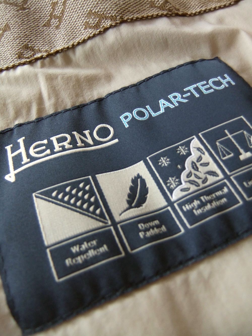 POLAR-TECH  軽量撥水ナイロン ダウン ベスト