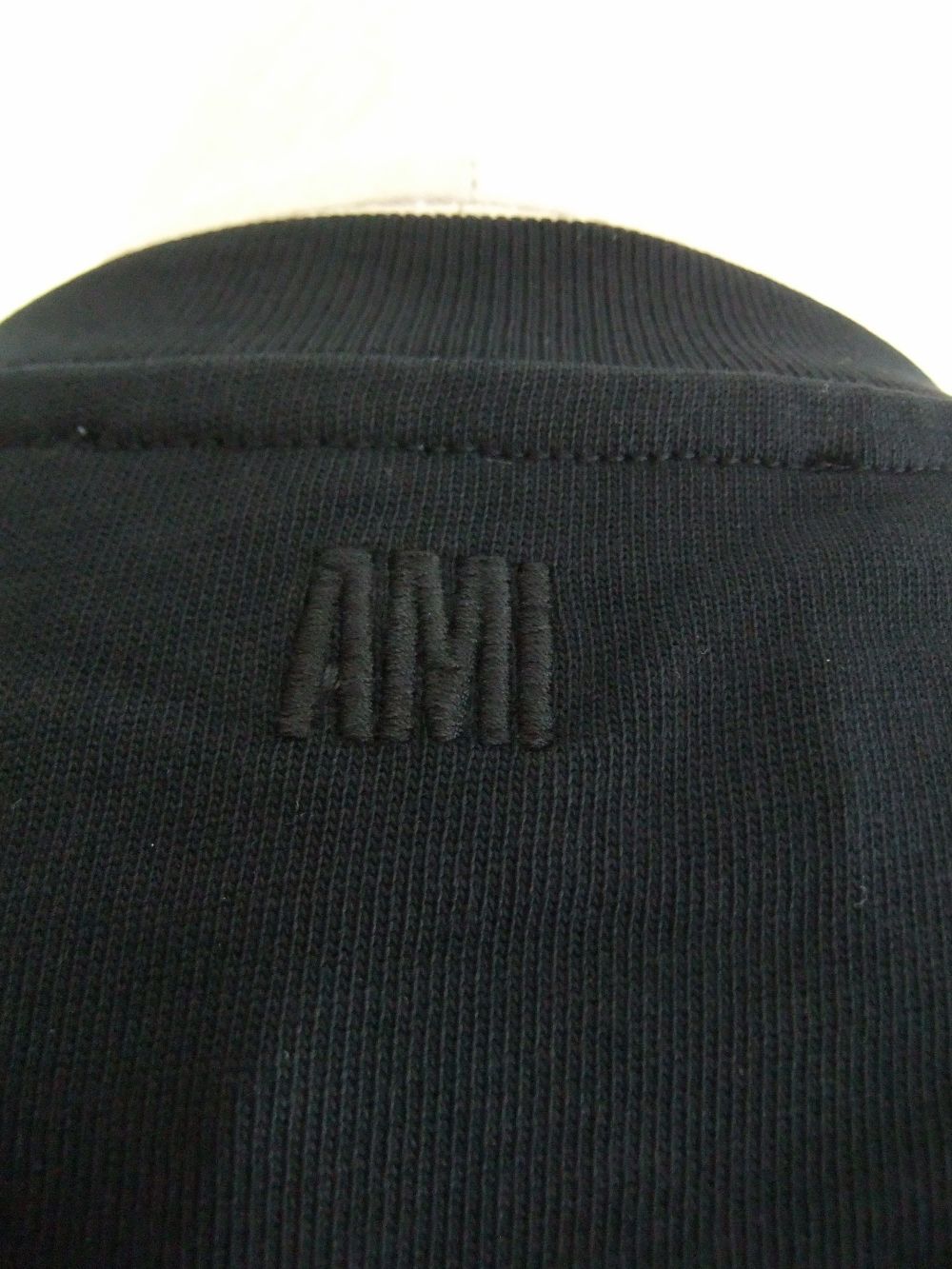 【ユニセックス】AMI DE COEUR Tシャツ (ブラック）  ロゴ半袖 Tシャツ