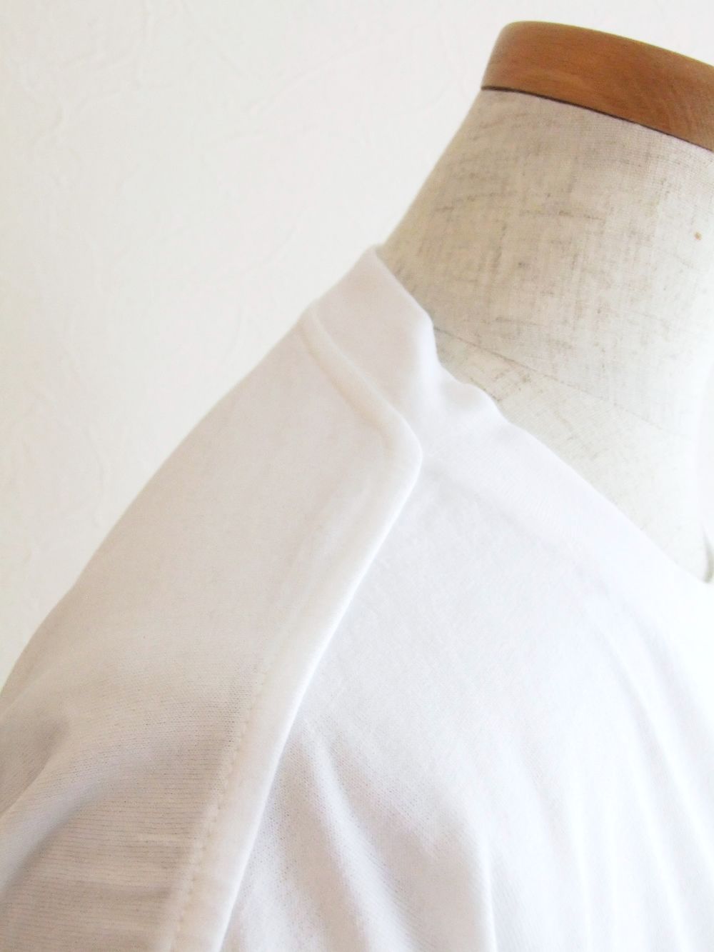 【レディース】MM⑥ MAISON MARGIELA  (ホワイト) ロゴ Tシャツ