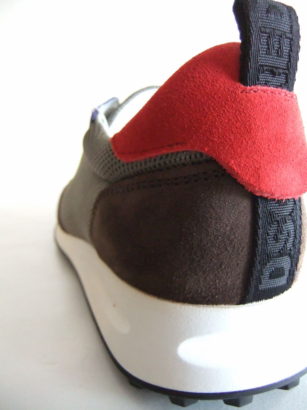 NEW RUNNER HIKE SNEAKERS  ロゴ スニーカー  S82SN0081 (ブラウン)