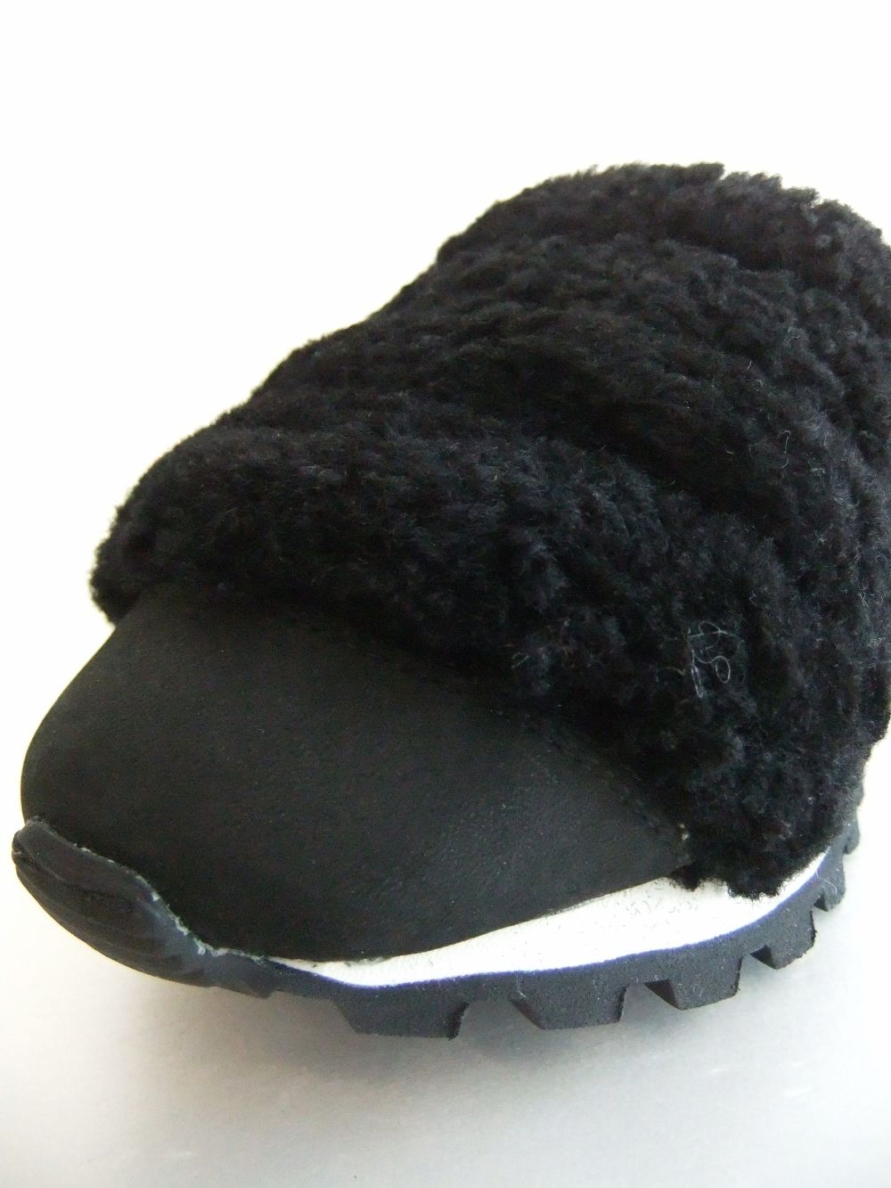 〈LADIES〉 QWARK SLIP FUR  ボア スリッポン スニーカー   0A01