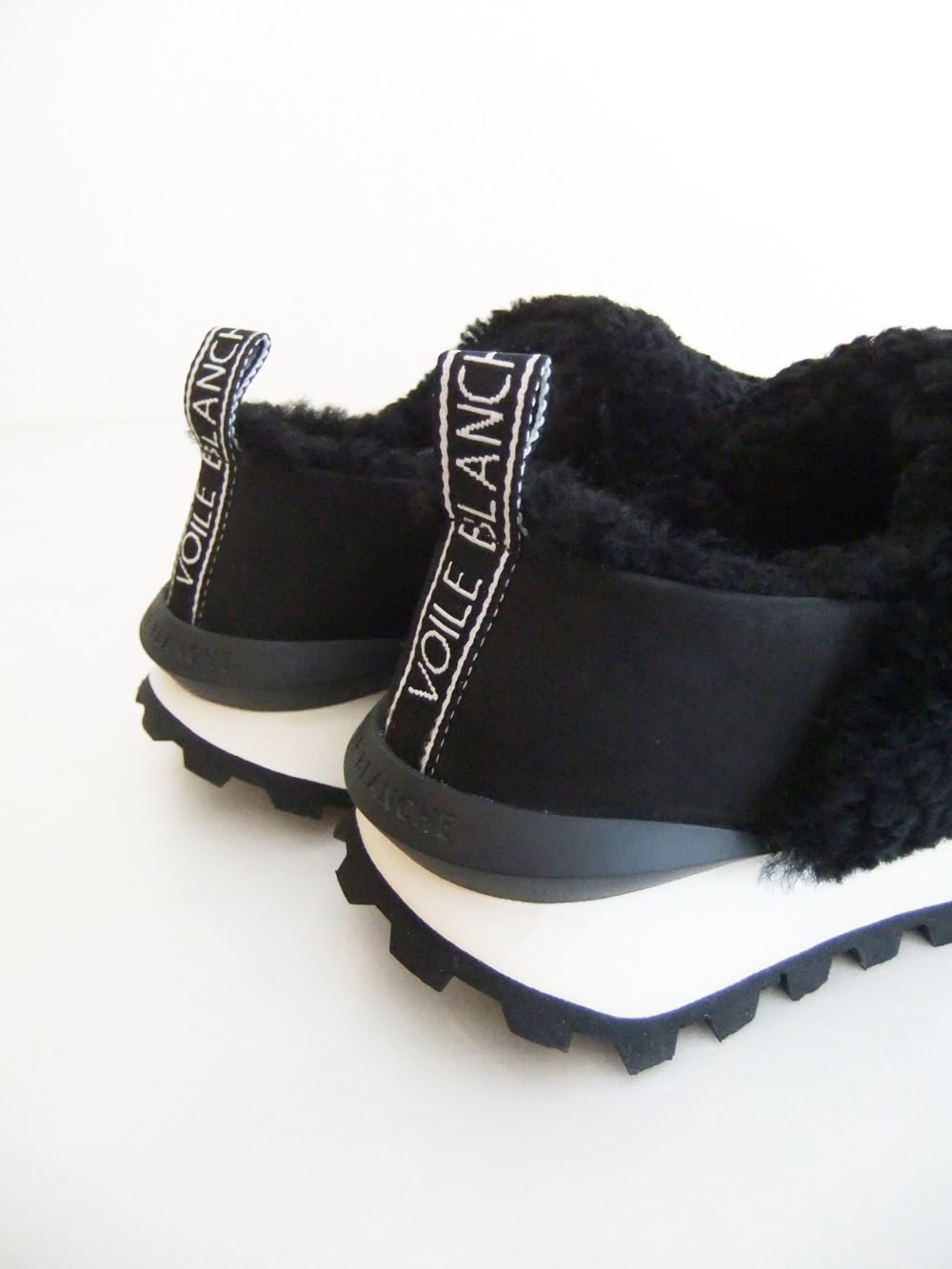 〈LADIES〉 QWARK SLIP FUR  ボア スリッポン スニーカー   0A01