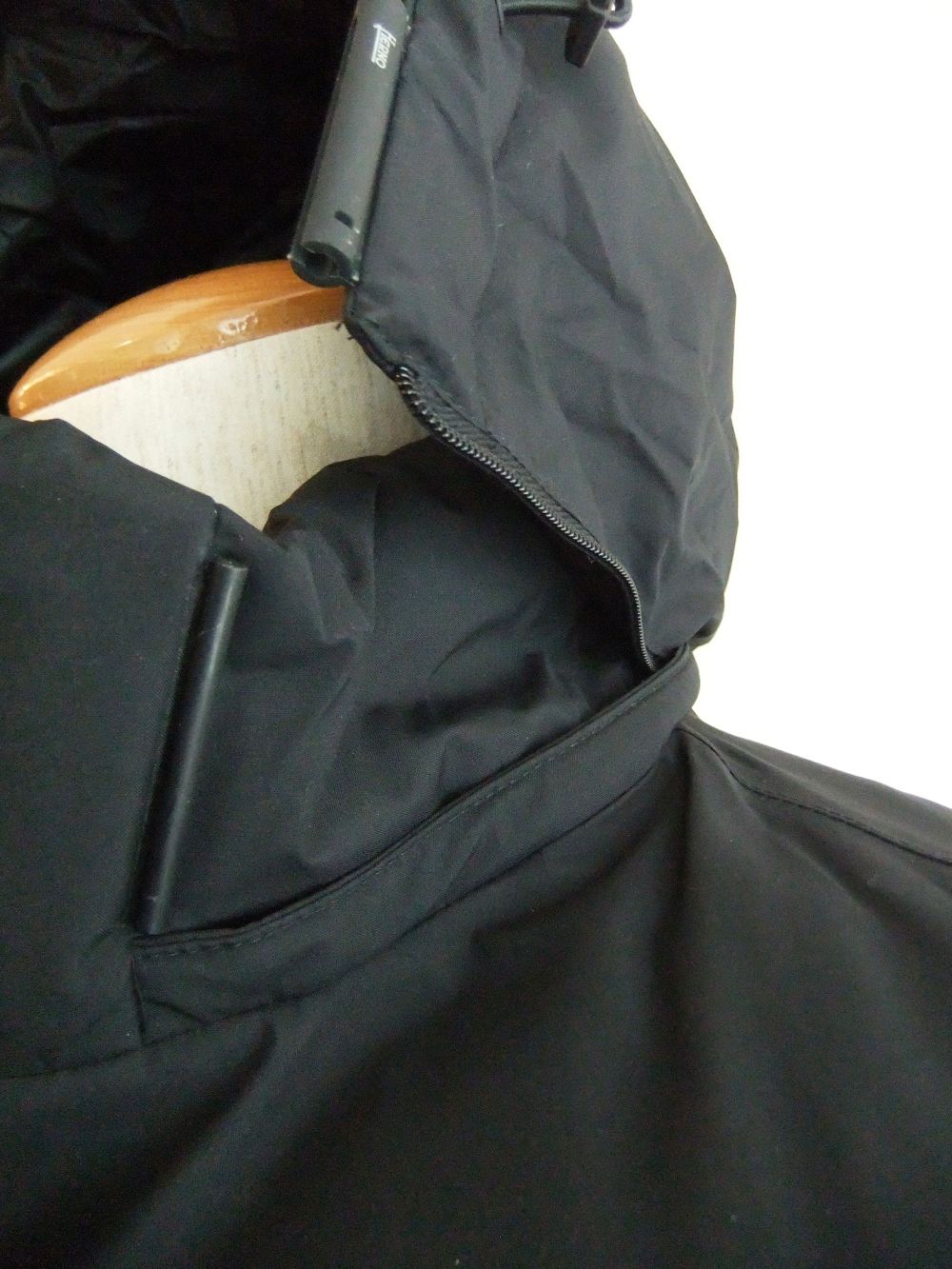 GORE-TEX  フーデッドダウンブルゾン