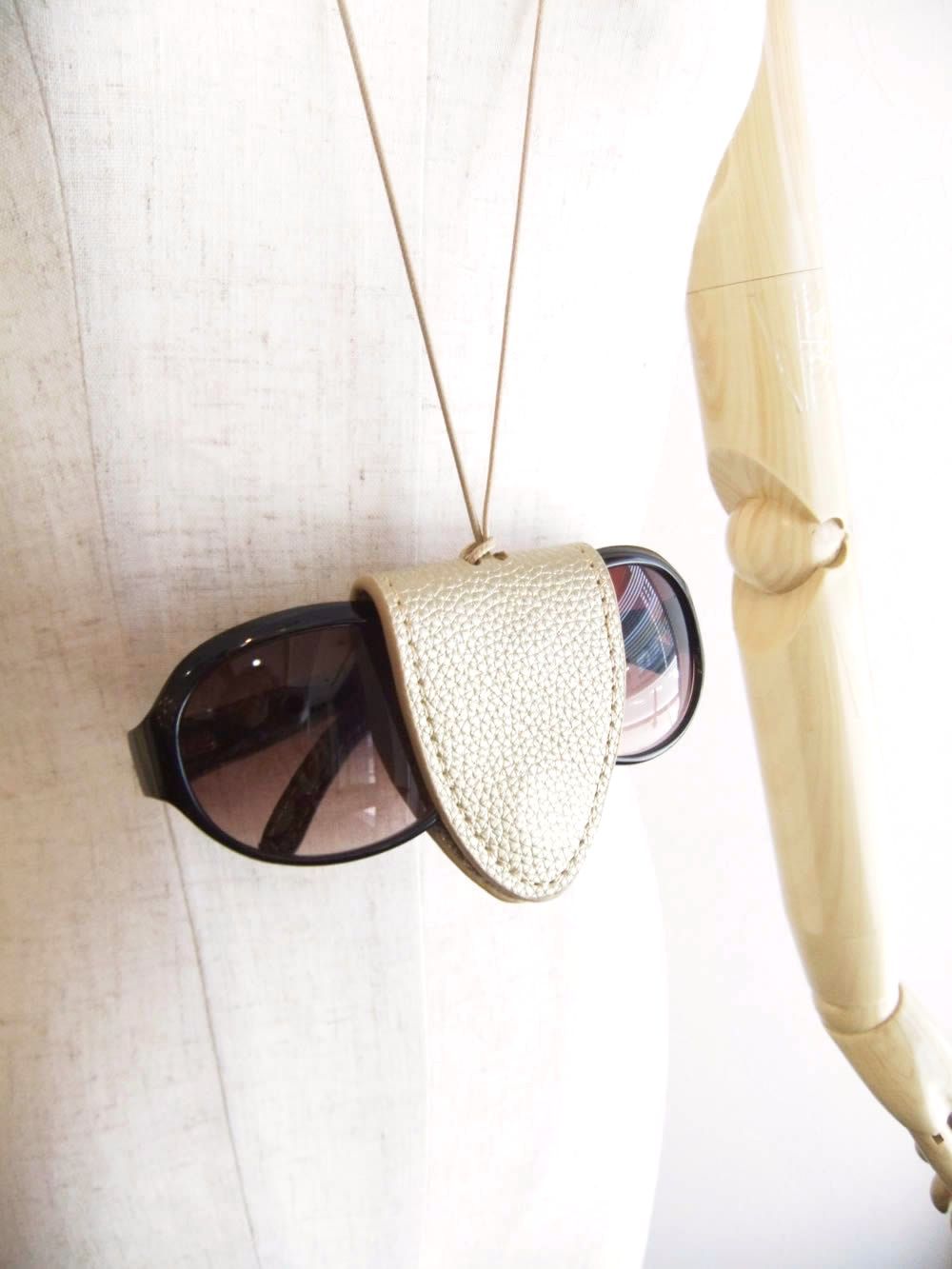 サングラス ホルダー ネックレス (ゴールド)   626973