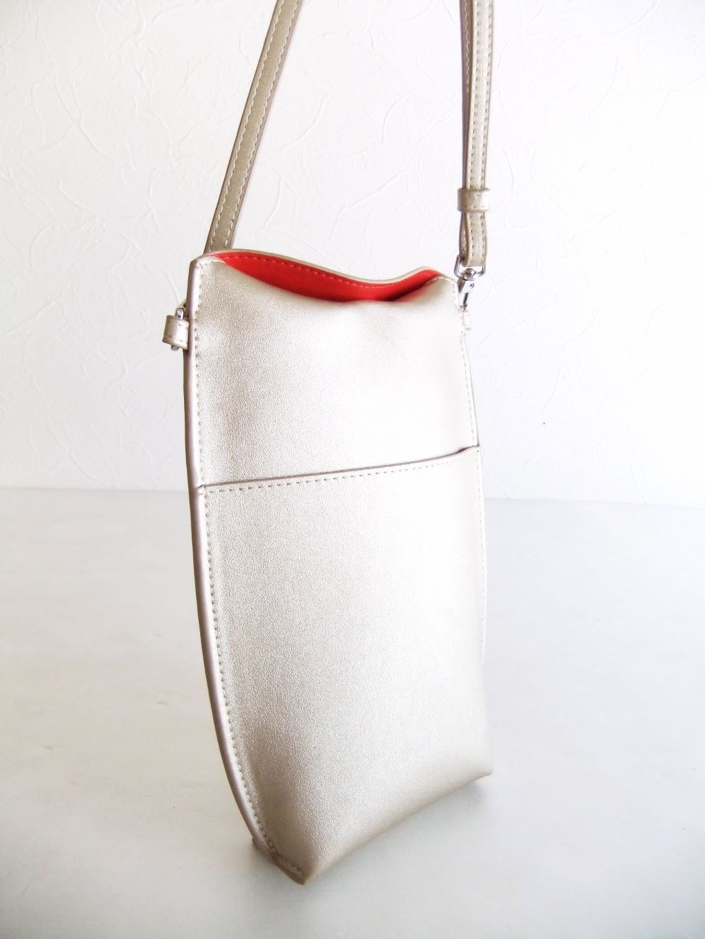 SILVIA MULTI CASE  レザー マルチ ポシェット  (ゴールド)  SZ1501