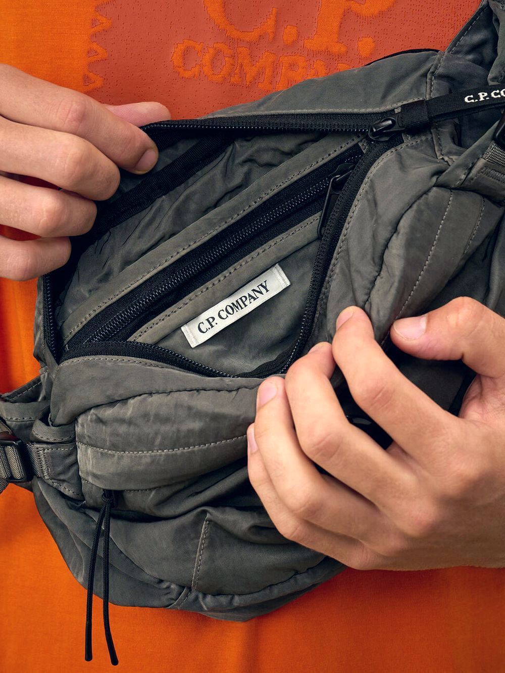 WAIST BAG IN NYLON B  ( グレー ) ミニバッグ