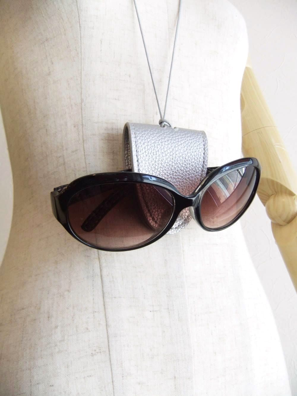 サングラス ホルダー ネックレス (シルバー)   626973