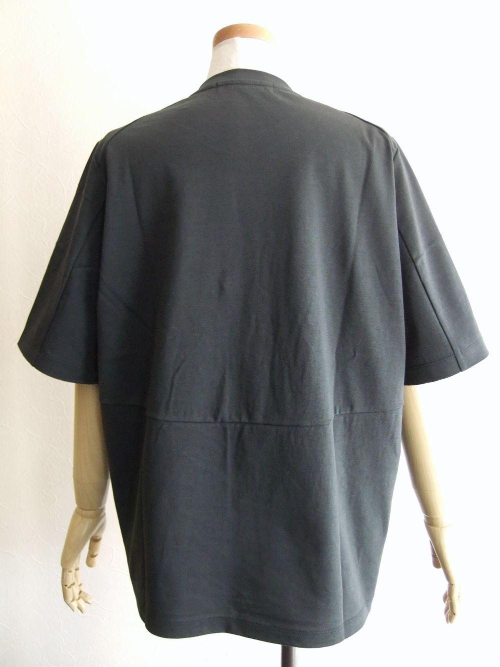 【MOOLA】 レタード オーバーサイズ Tシャツ  (チャコールグレー)  821201