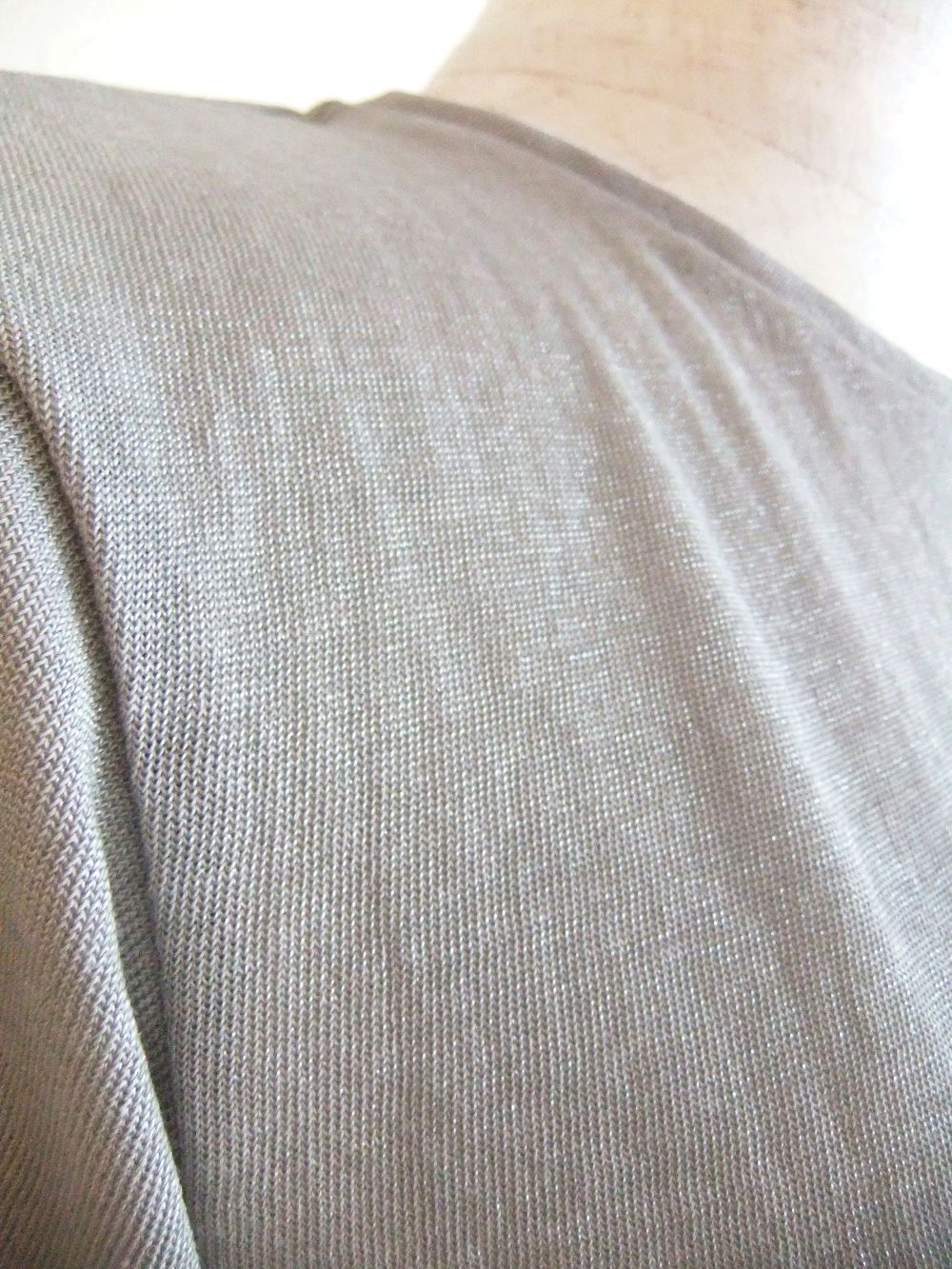 【jeune】 パフスリーブ コットン ラメ Tシャツ  (グレージュ) J145817M