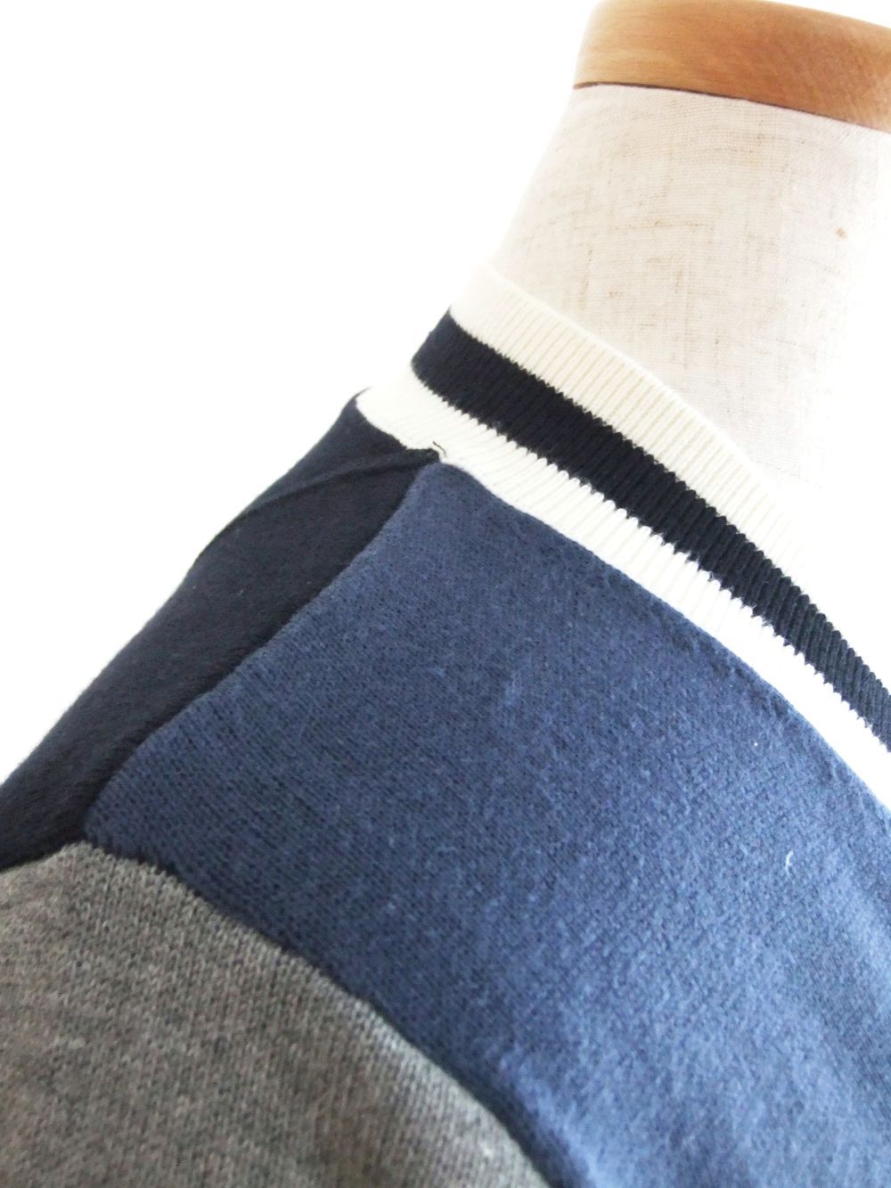 【LADIES】 NOTTINGHAM V- NECK W.   ロゴ入り ラインリブ 配色 Vネックセーター  RSL-22038