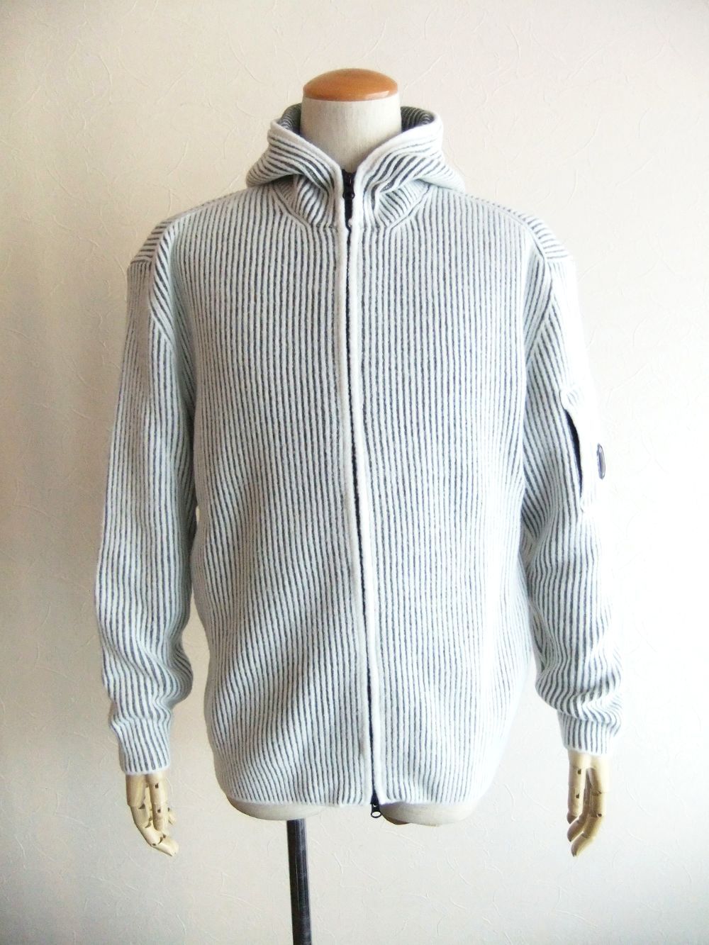 FLEECE KNIT ZIPPED CARDIGAN  フード付き ZIP セーター