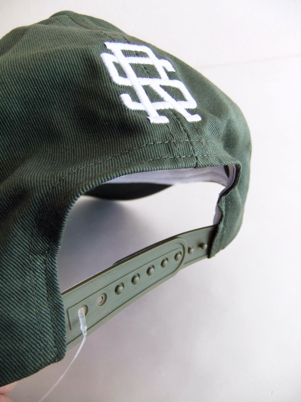 SIMPLE B.B. CAP  ( オリーブ )  ロゴ入りキャップ