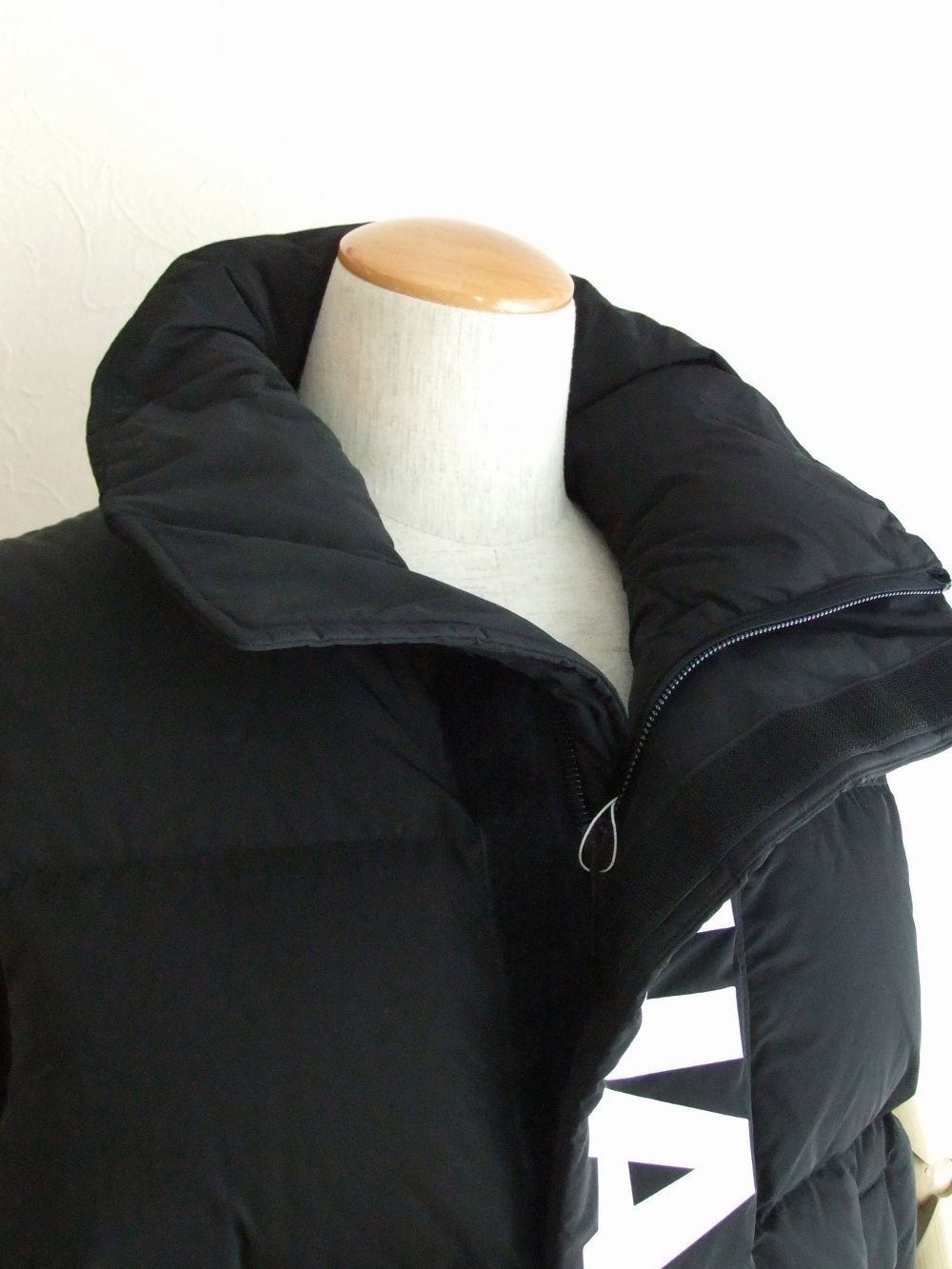MEGA LOGO NYLON PUFFER VEST ロゴ ダウンベスト  S71FB0392 (ブラック)