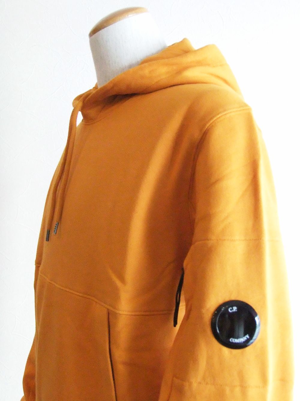 DIAGONAL RAISED FLEECE  HOODIE  (イエロー) フーデッド スウェットシャツ
