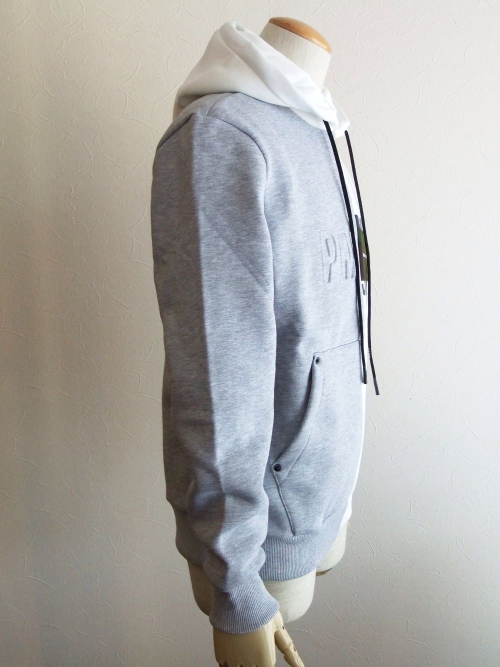 MEDUSA   エンボス / CAMO バイカラー ロゴフーディ