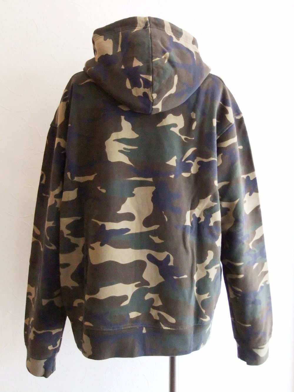 LADIES CAMOUFLAGE ICON HOODED  スウェットパーカー   S80GU0010
