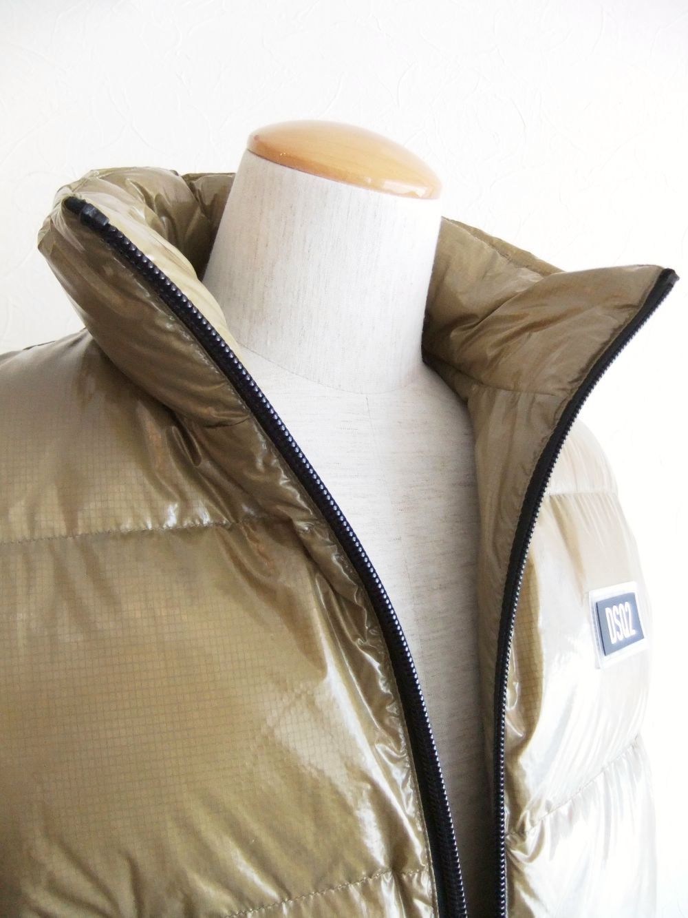 TLTRA LIGHT DOWN VEST      ダウン ベスト