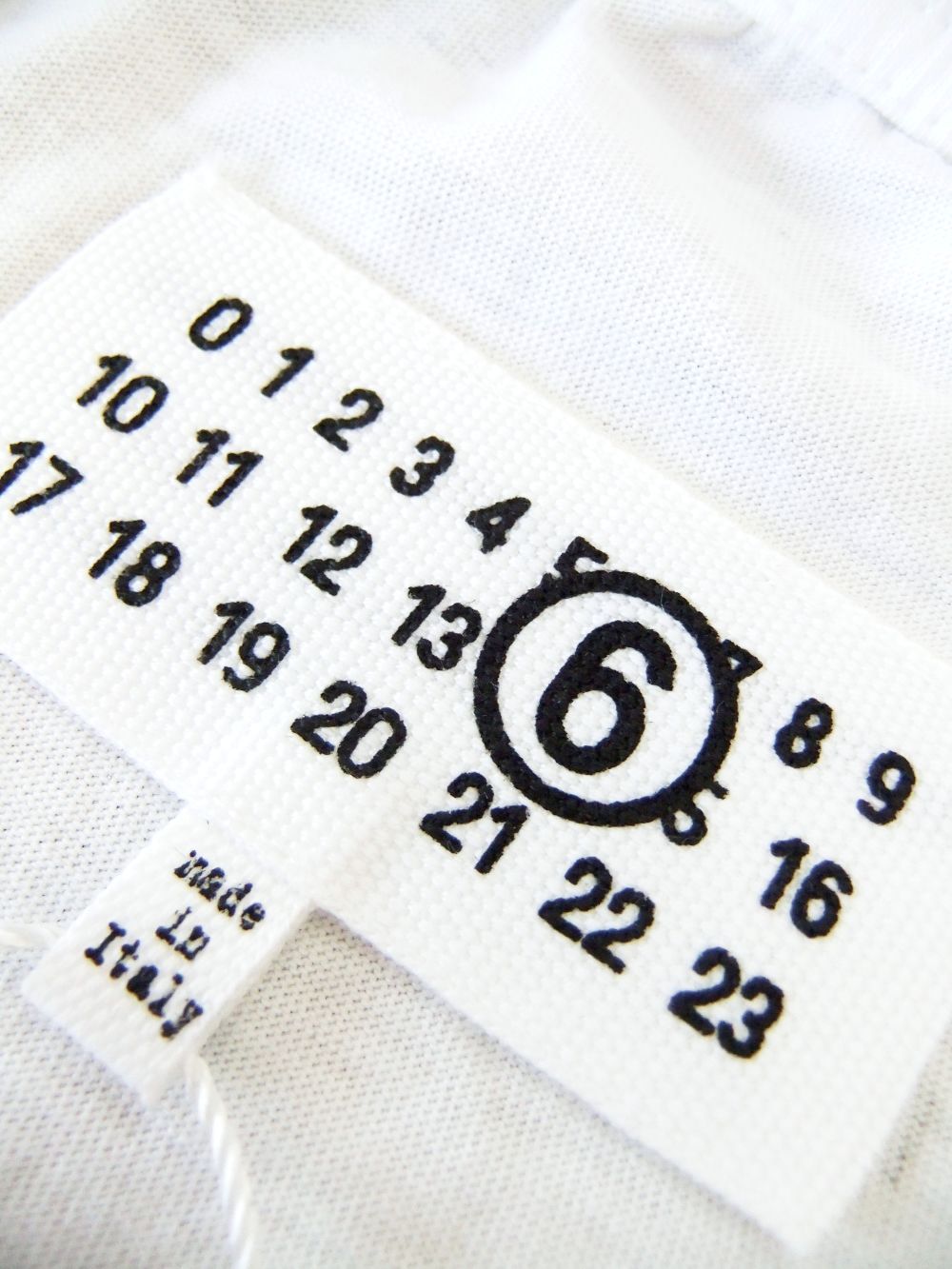 【レディース】MM⑥ MAISON MARGIELA  (ホワイト)  ロゴ Tーワンピース