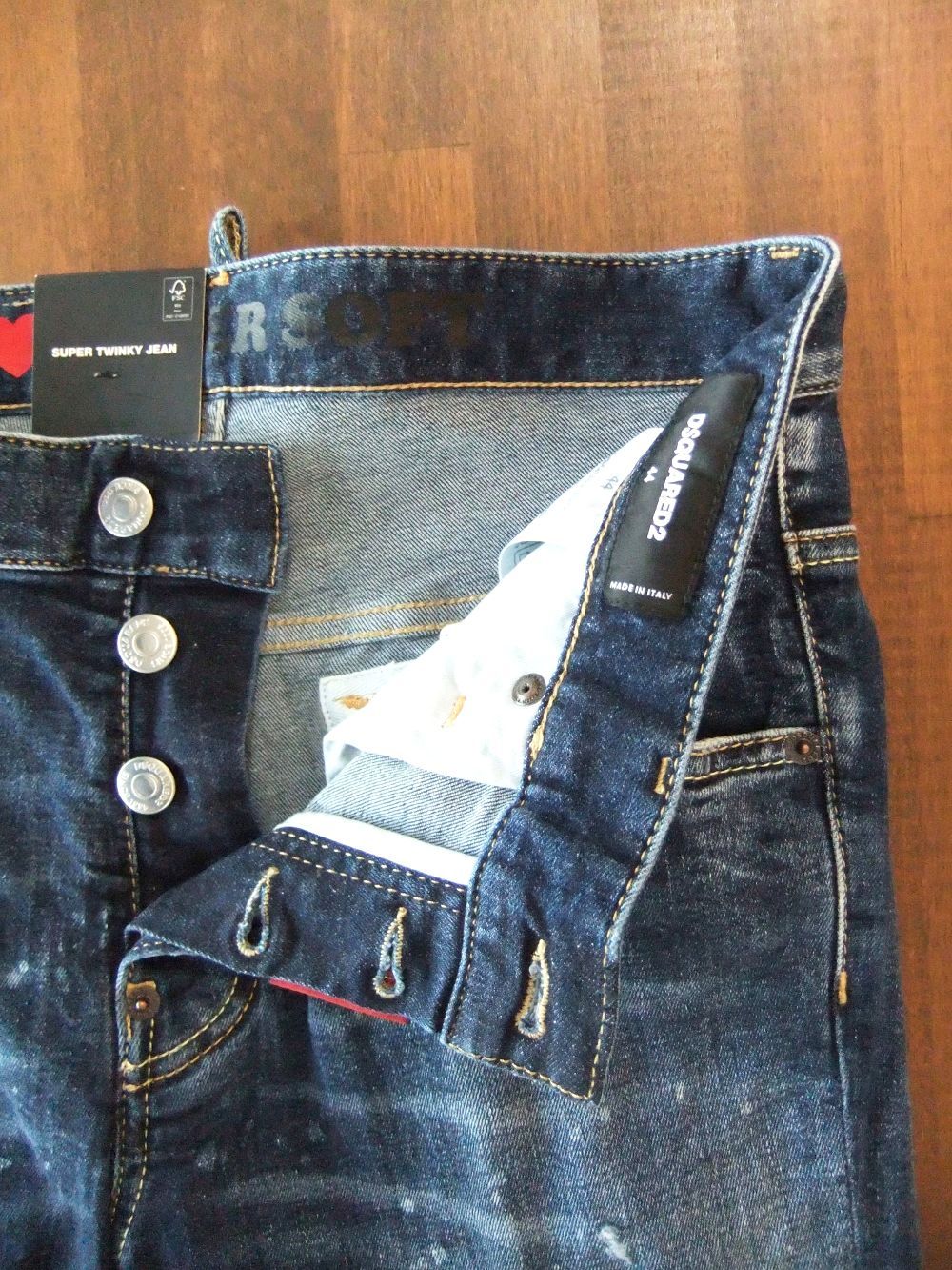 Dsquared2 - DARK MOLDY WASH SUPER TWINKY JEANS スーパー Dsquared2 - DARK MOLDY WASH SUPER TWINKY JEANS スーパー
