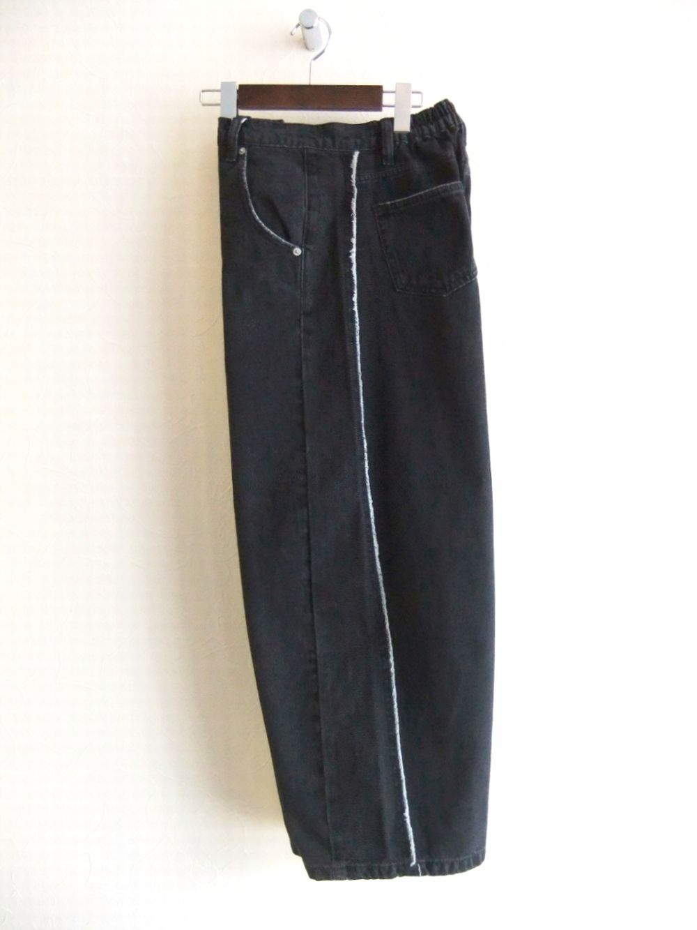 【jeune】 サイドライン入り ワイド コクーン デニム   J146601M
