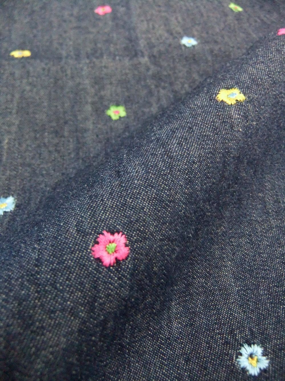 ウォッシャブル INDIGO フラワー刺繡シャツ    385300V84