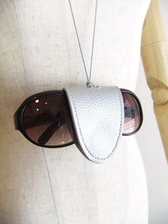 サングラス ホルダー ネックレス (シルバー)   626973