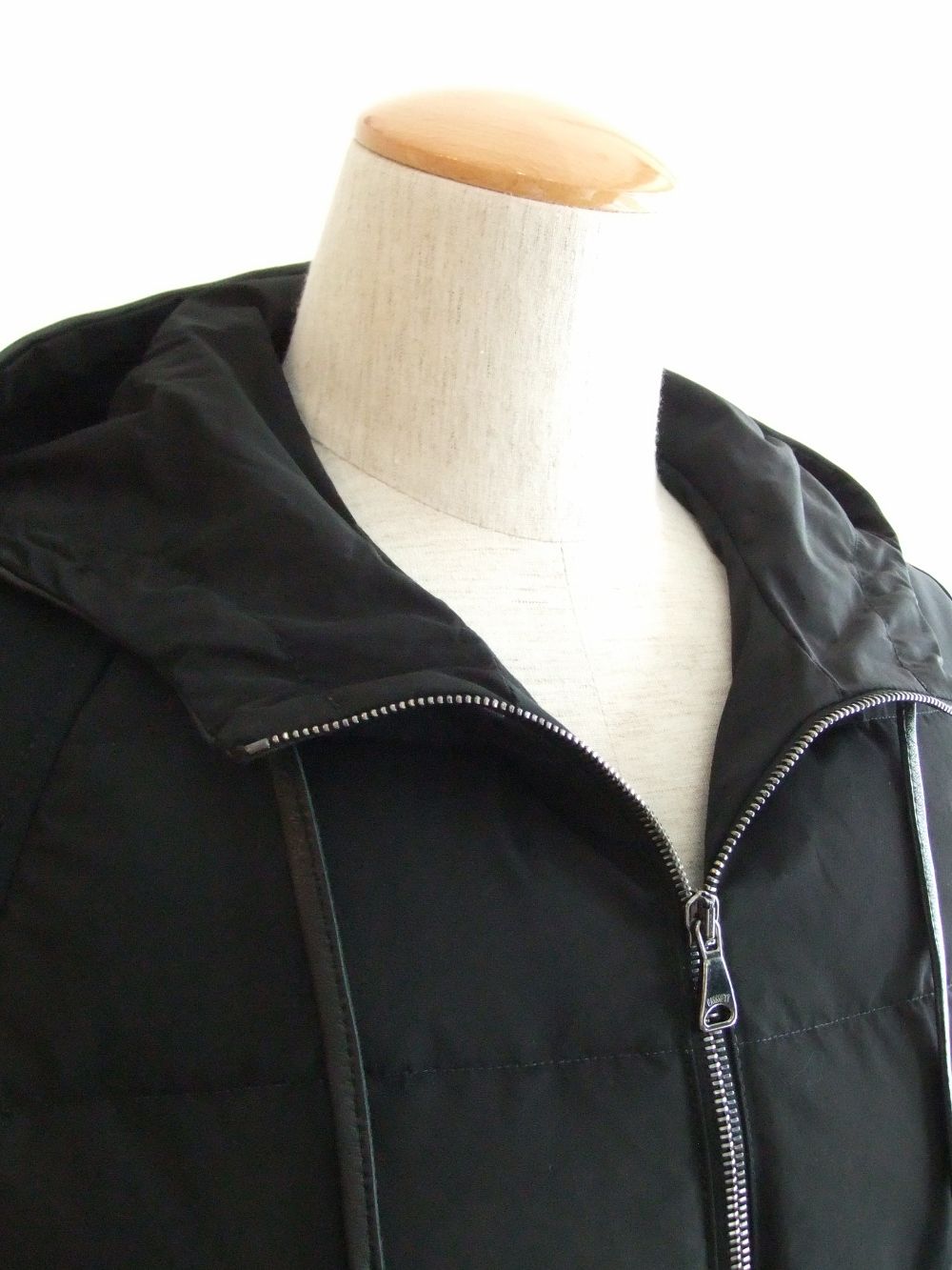 【激安アウトレット!】 EMMETI - ハイブリッド DOWN × CHARLIZE × SILK NAPPA CERRETO Jacket Outer