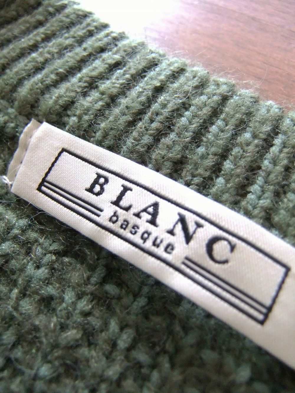 BLANC basque - ニット×布帛 切替え ミリタリーセーター (カーキ) BB14