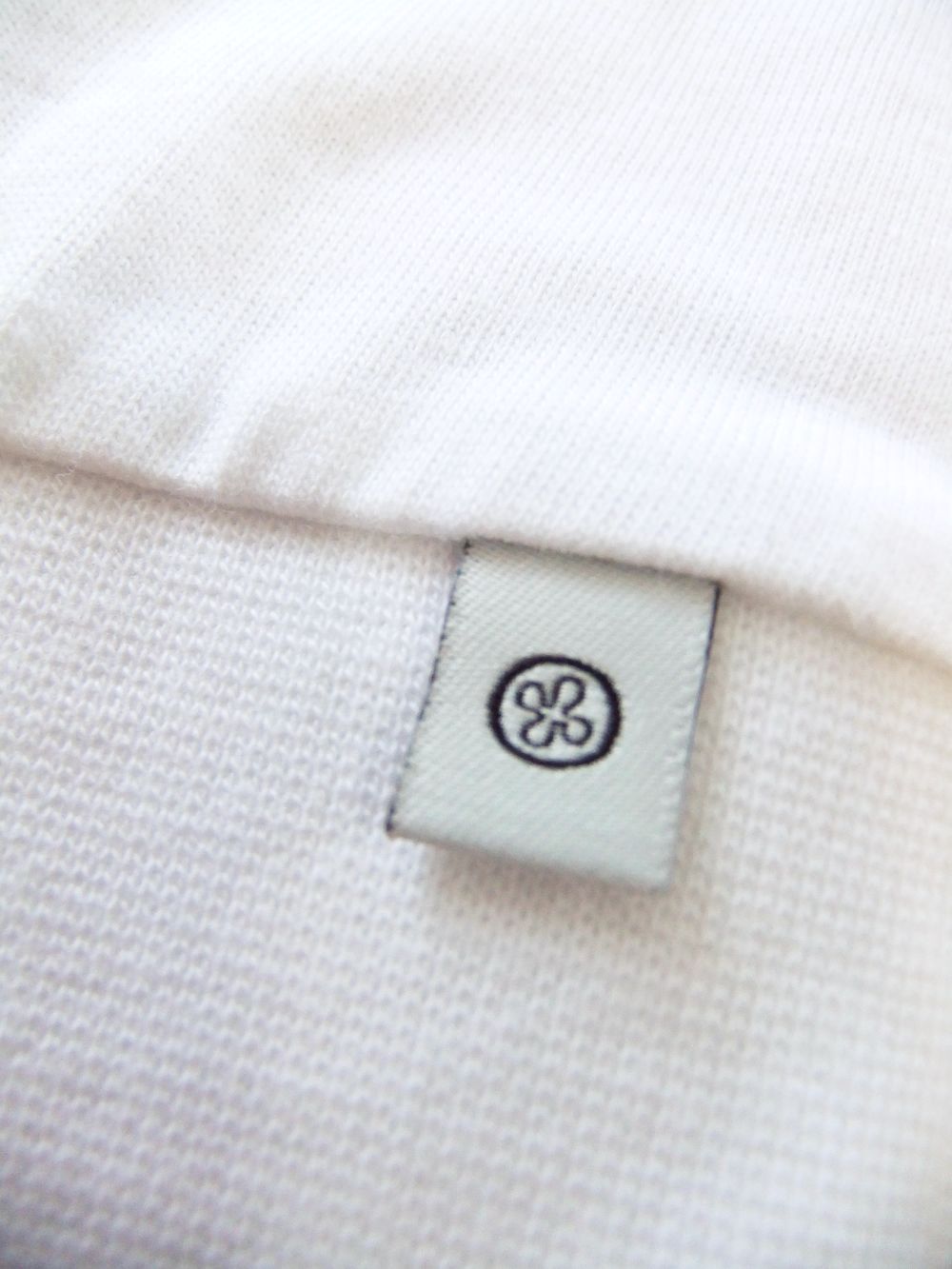 FIANO LUNGO    (ホワイト)  モックネック長袖Tシャツ