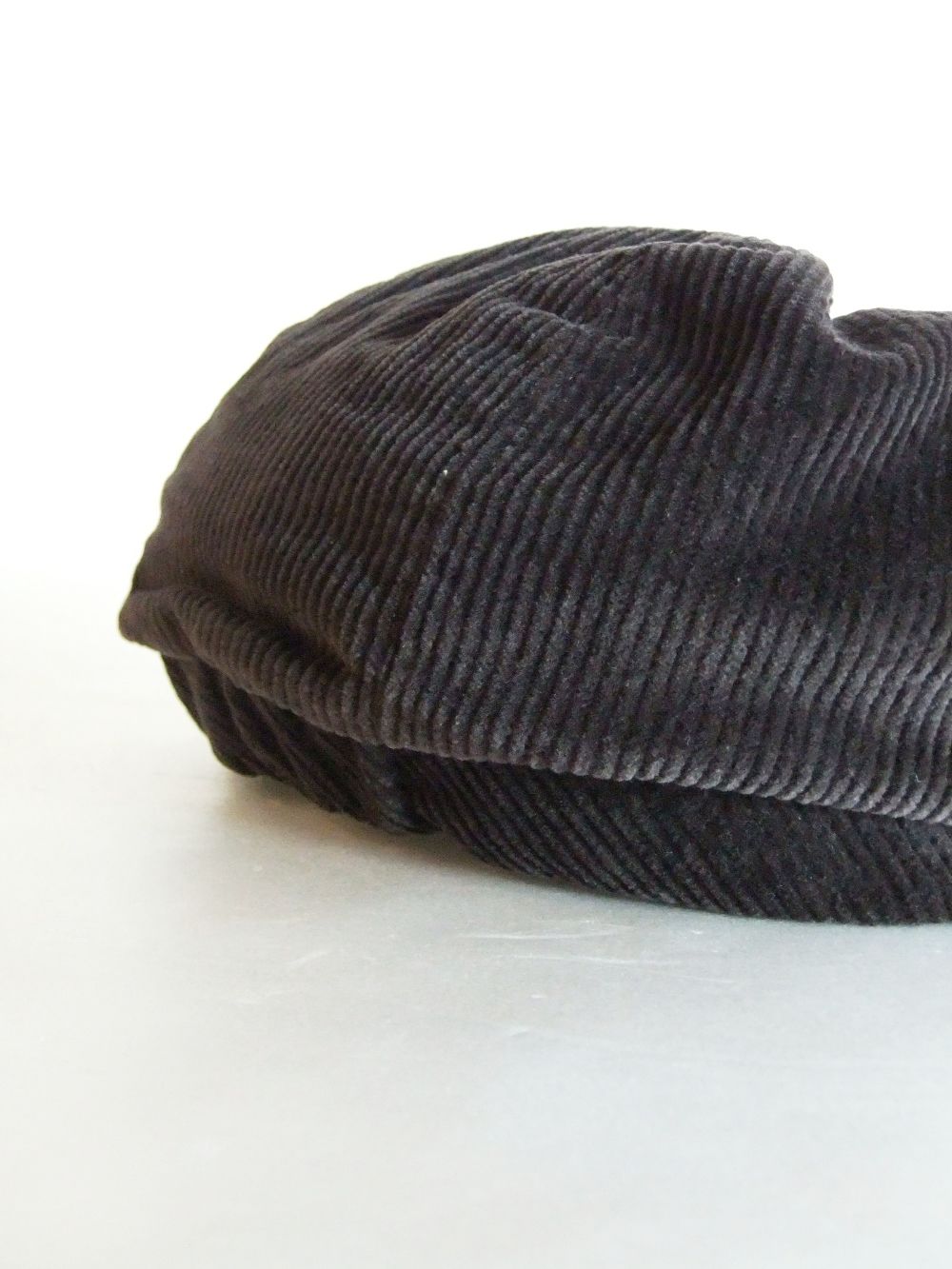 HATTITUDE NEWSBOY CAP  (ブラウン) コーデュロイ ハンチング