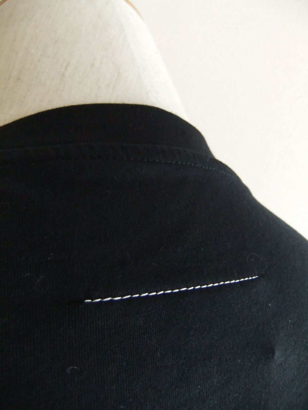 《MM➅》 Maison Margiela  (ブラック)  LOGO PRINT T-SHIRT  ロゴTシャツ