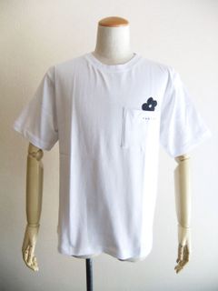 No Rain No Flower  ポケット付き クルーネック Tシャツ (ホワイト)