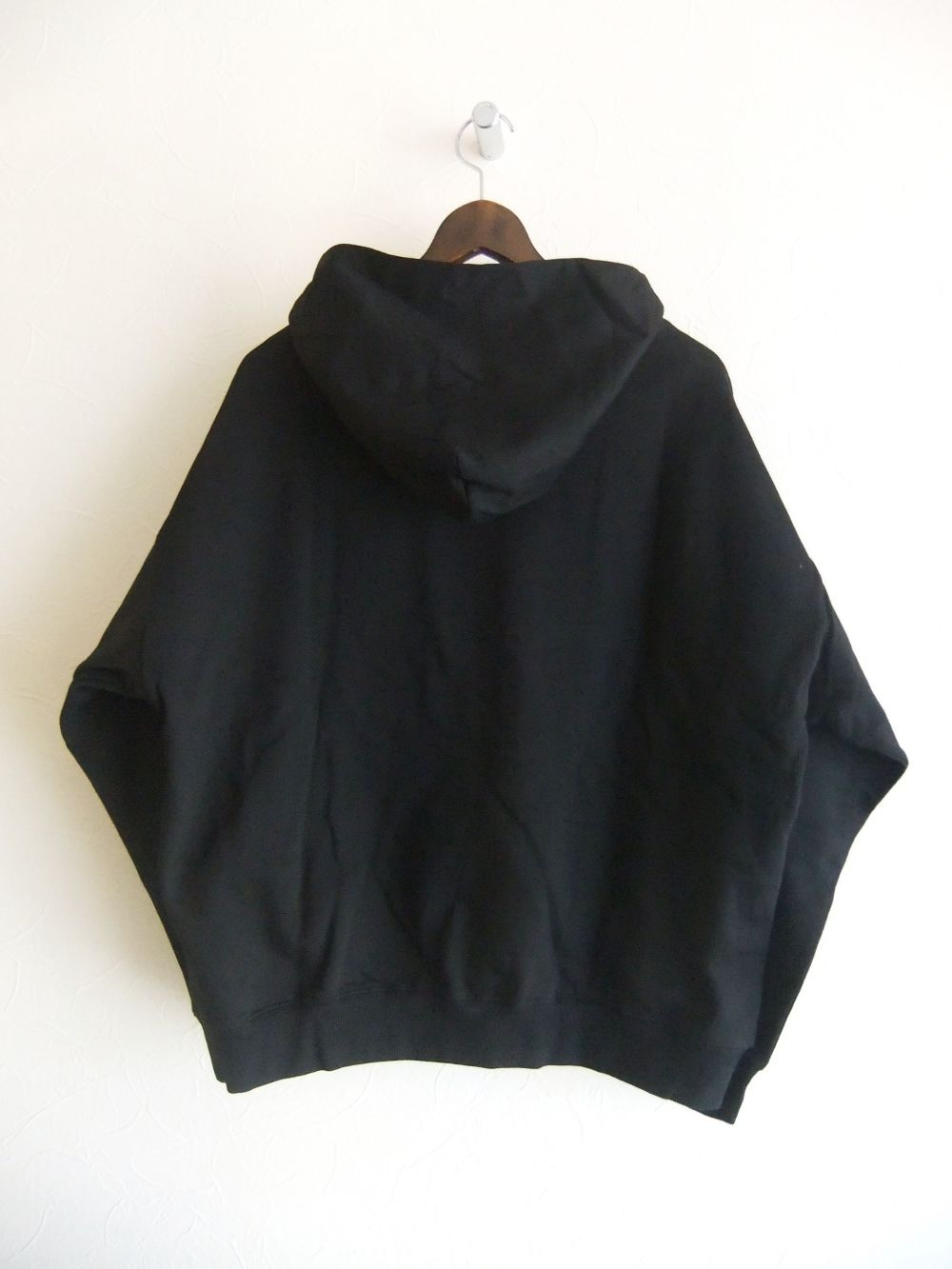 【MICALLE MICALLE Account】 HOMMAGE  LW PAINT HOODIE (ブラック)   ロゴ フーディ  MAG100TDC