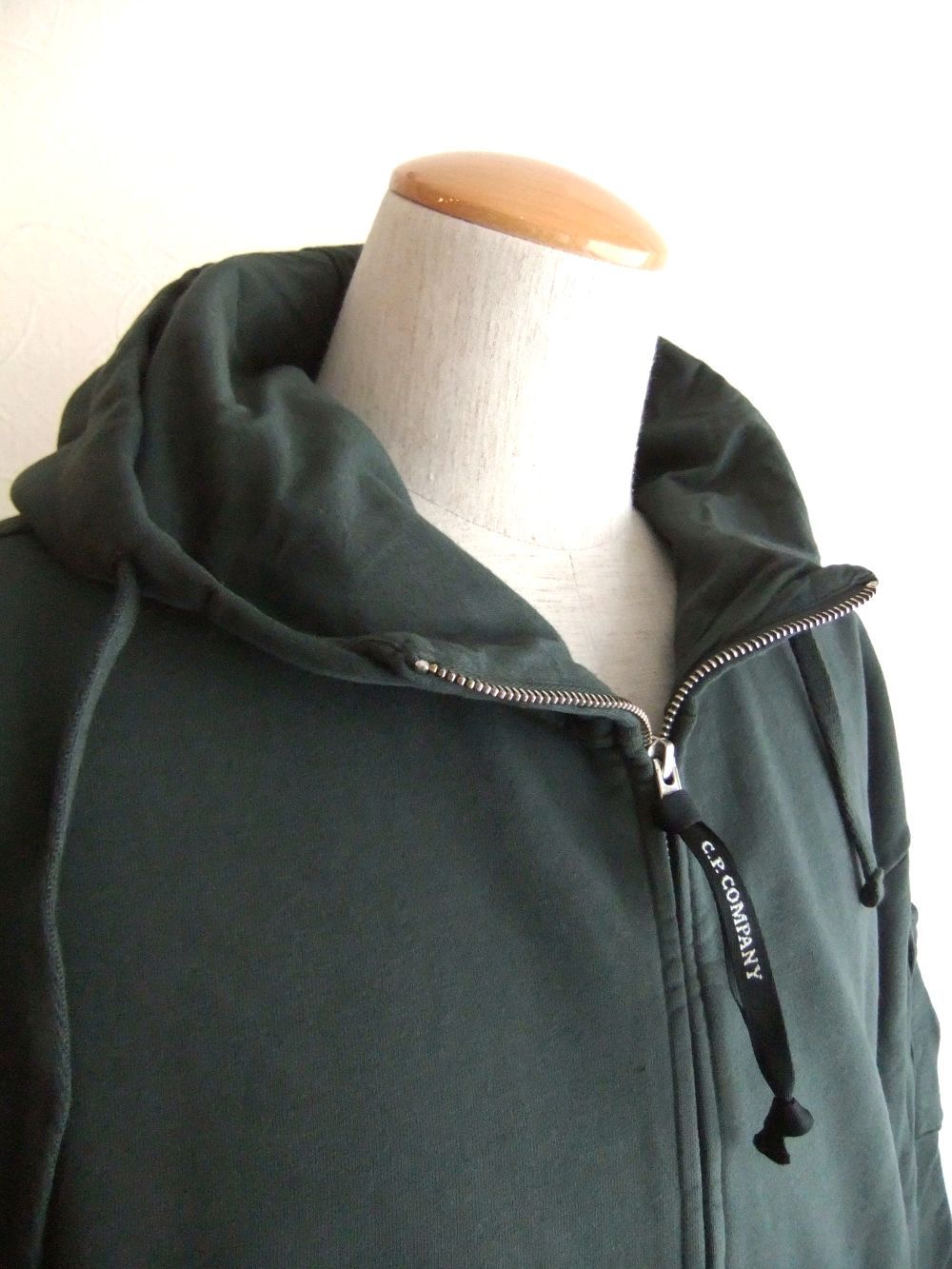 C.P. COMPANY - SWEATSHIRTS HOODED OPEN IN BRUSHED EMERIZED