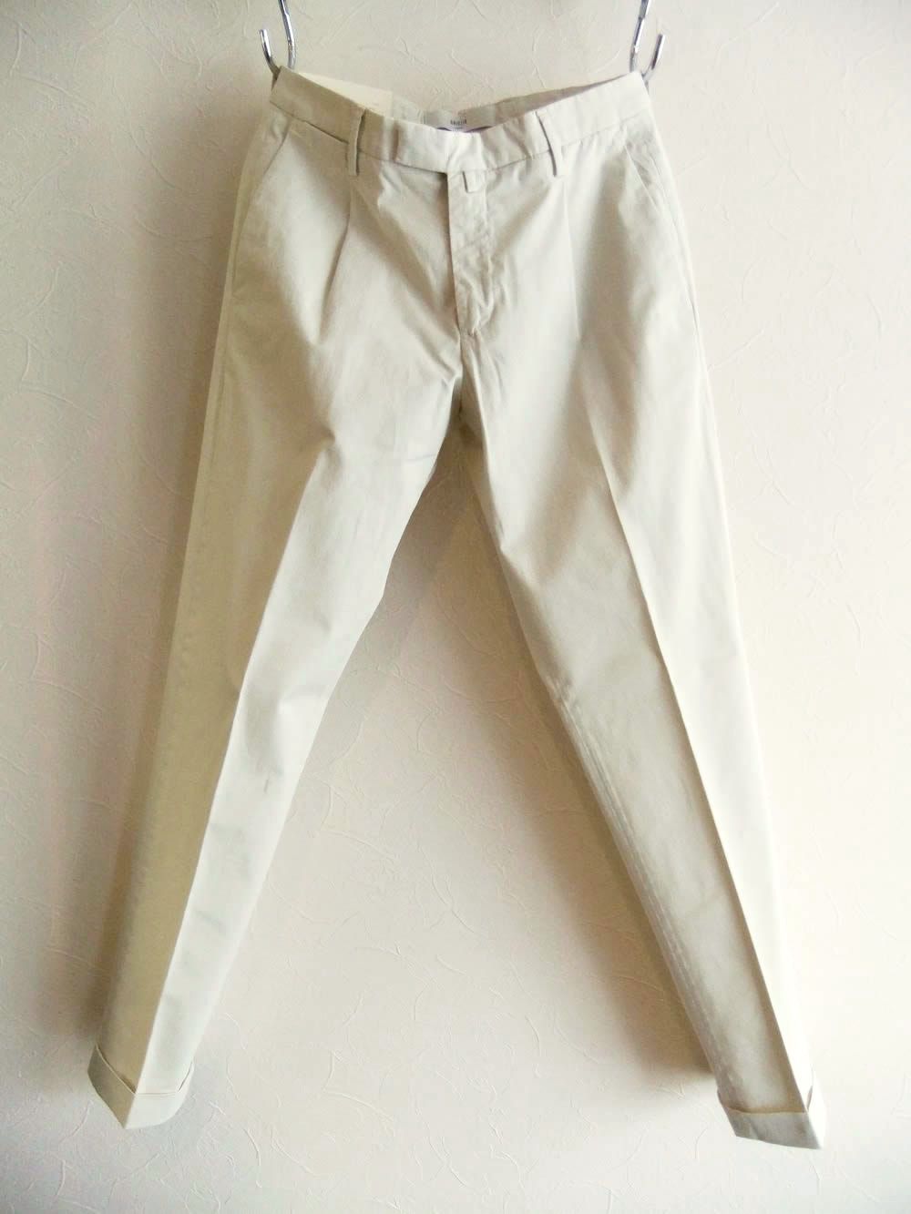 BRIGLIA 1949 BG07  (オフホワイト)  コットンストレッチ ワンプリーツ テーパードパンツ