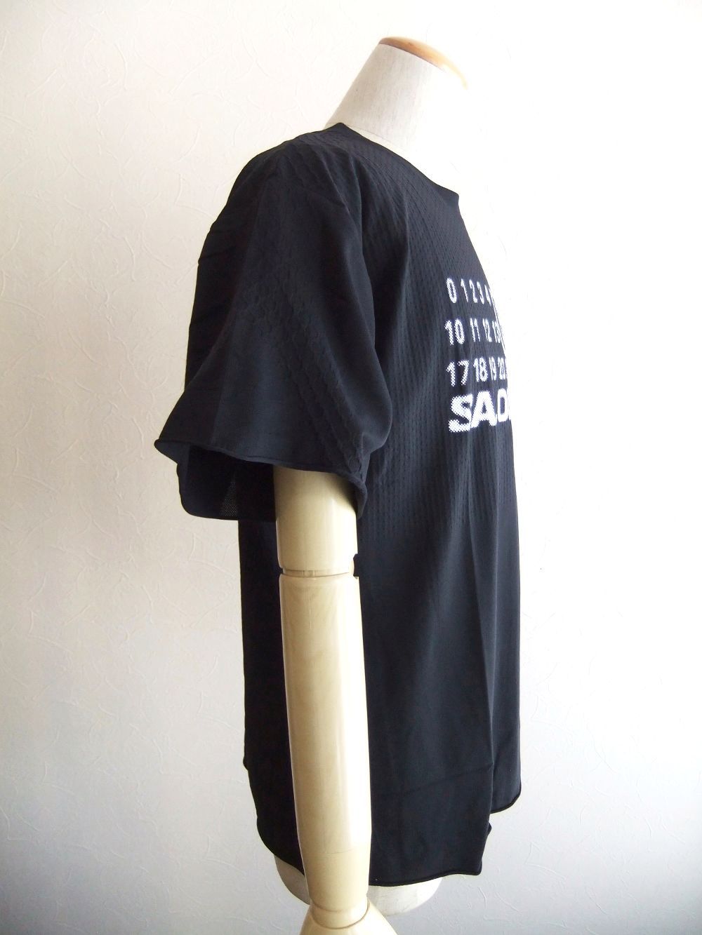 送料関税込☆MM6 Maison Margiela SALOMON ロゴ Tシャツ☆超人気 MM6 Maison Margiela MM6 Maison Margiela x Salomon Logo