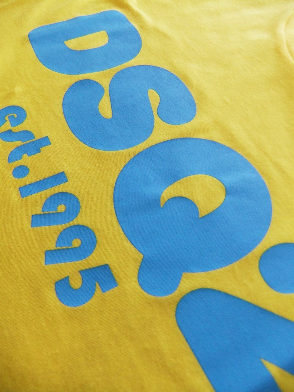 DSQ2 ロゴプリント T-SHIRT (イエロー)  S74GD0838