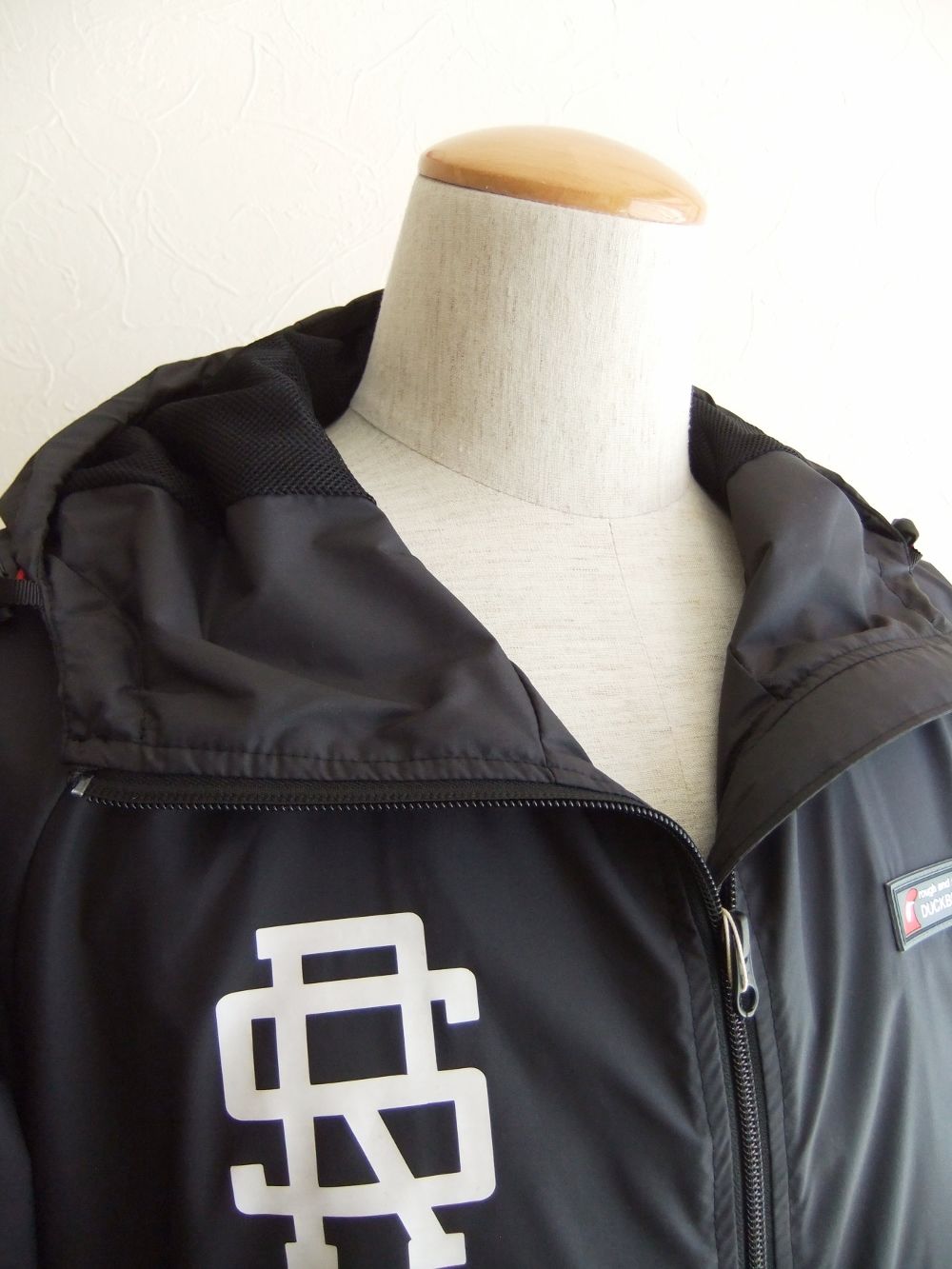 CHIC LOGO HOODIE  ウィンドブレーカー ( ブラック )   RSM-20247
