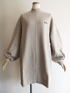 《LADIES》 ローズ刺繍+ロゴプリント チュニック スウェットワンピース (ベージュ)  3141MDA61-217799
