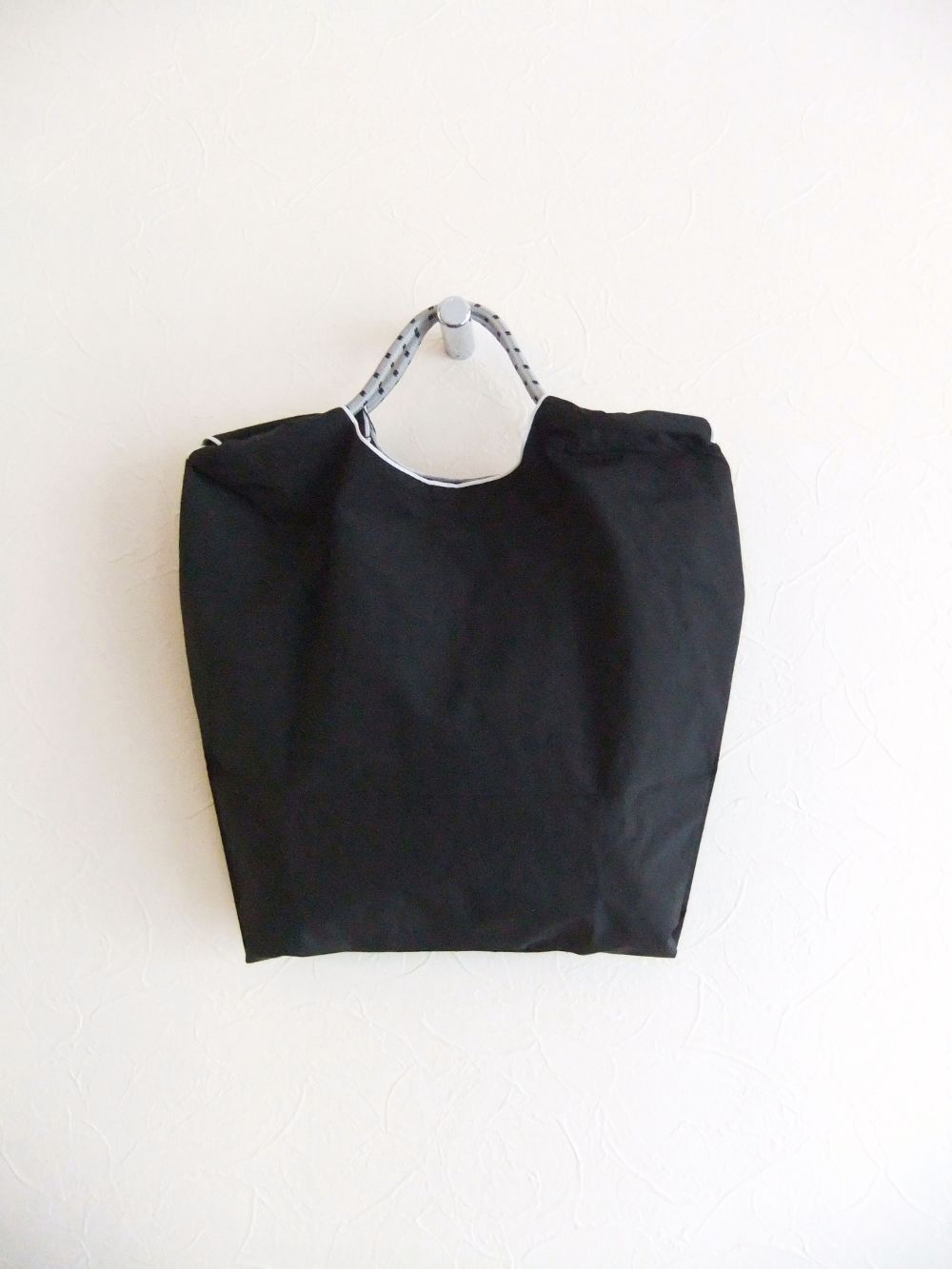 【MICALLE MICALLE Account】 HOMMAGE MY NAME CE TOTE BAG  (ブラック) オマージュ トートバッグ  MAD102GDE