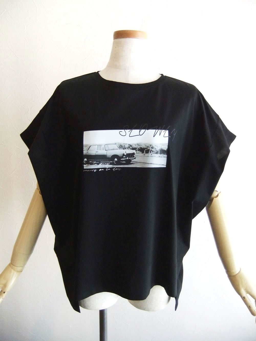 フォトプリント フロントスリット コクーン Tシャツ  (ブラック)  626939